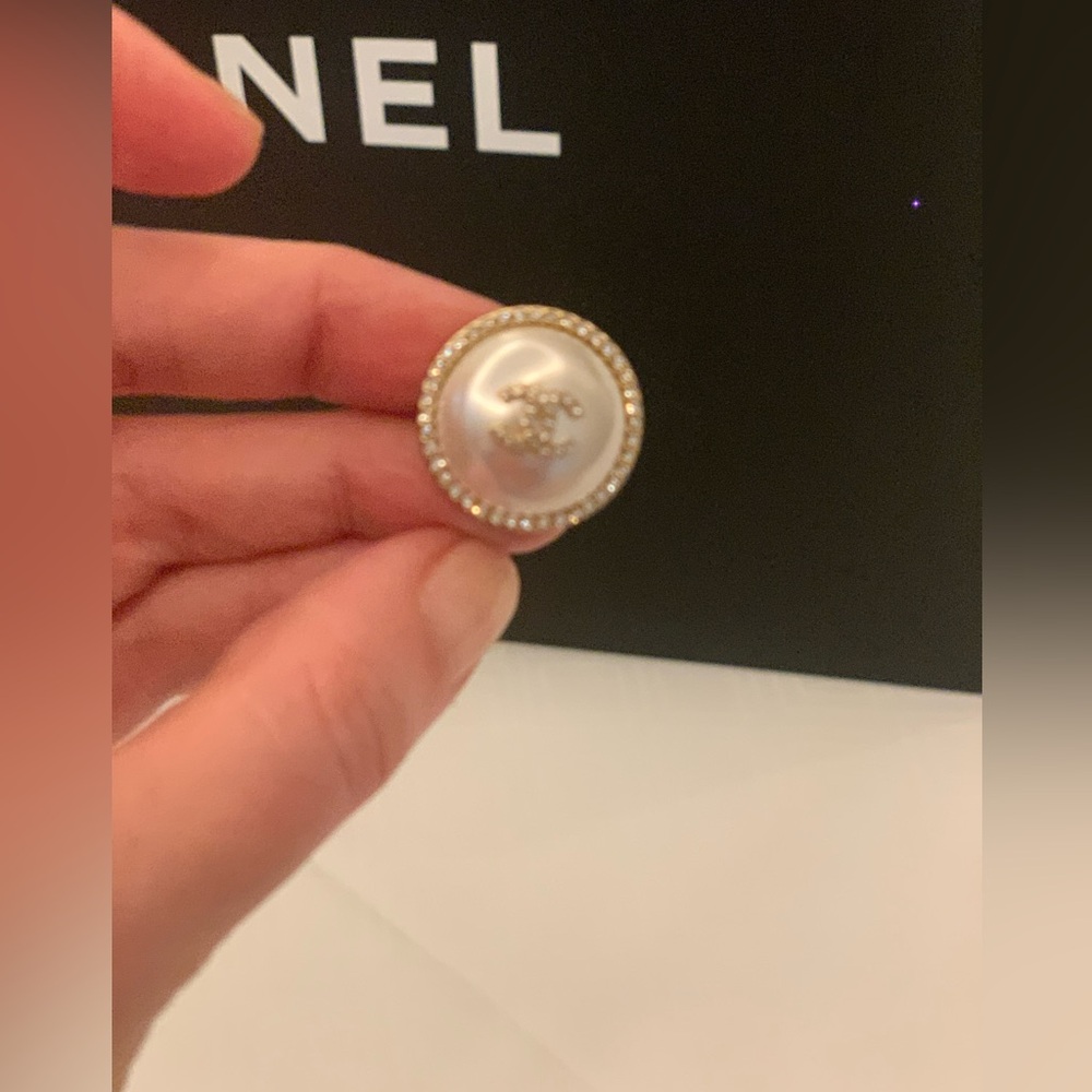Authentic Chanel button from Limited edition wrapping this month .